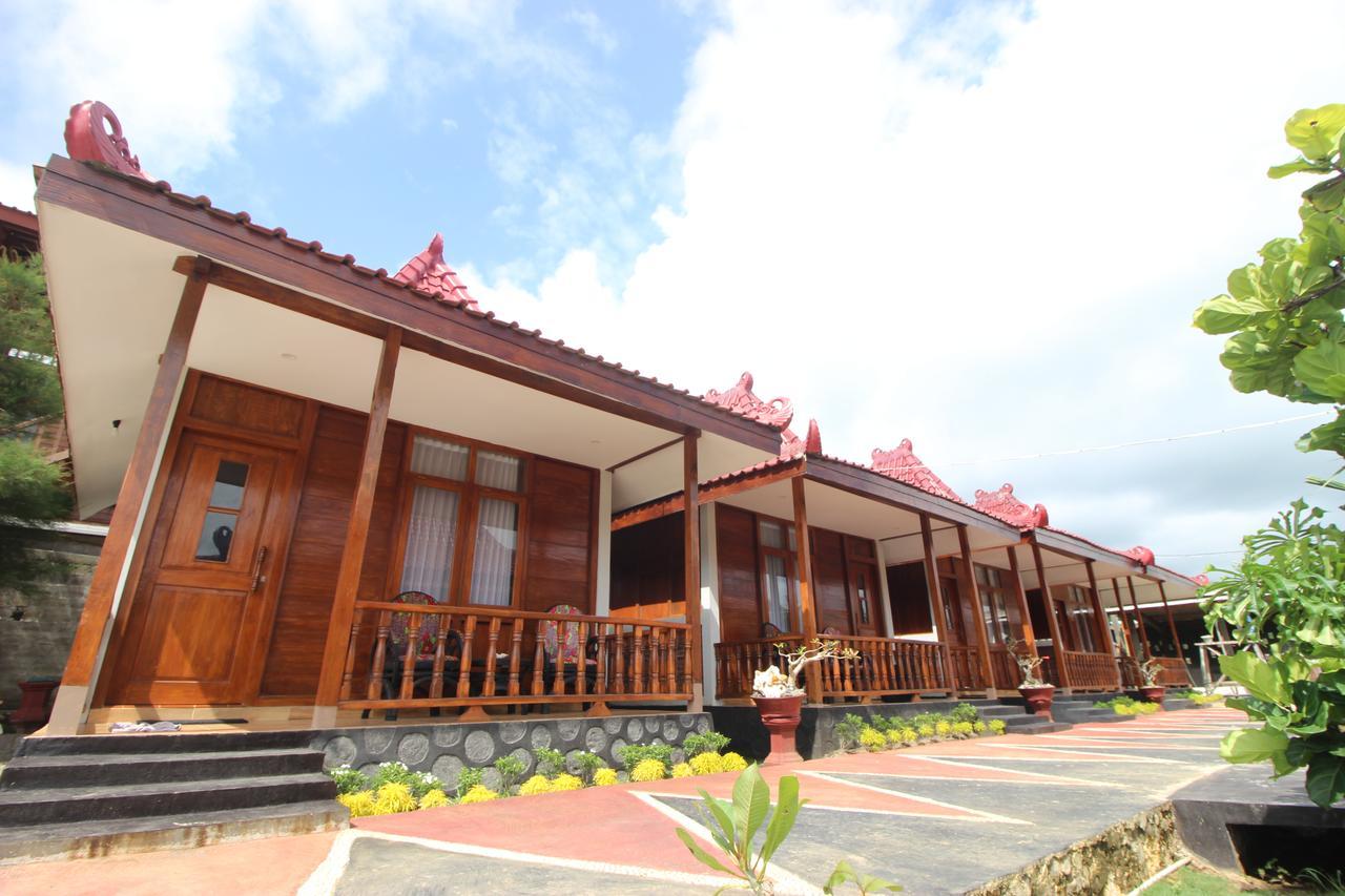 Hotel The Royal Joglo Tepus Esterno foto